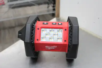 Milwaukee M18 Floodlight, View more