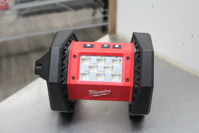 Milwaukee M18 Floodlight in Power Tools in Peterborough - Image 2