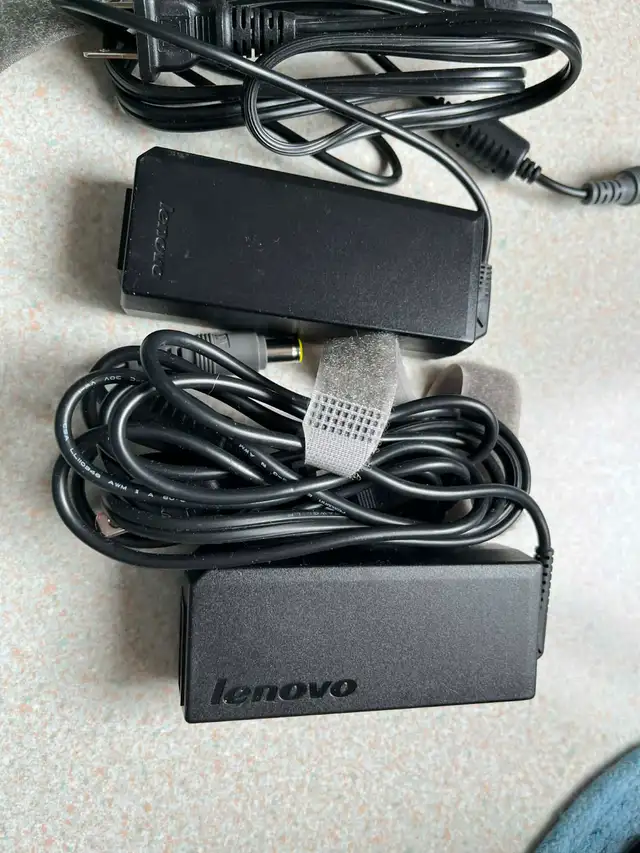 Disque dur Hitachi+Chargeur de batterie portable LENOVO in Laptop Accessories in Longueuil / South Shore - Image 4