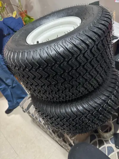 2 Pneus à tondeuse 20x10.00-8 neufs