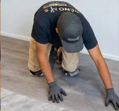 Pose de Plancher vinyle et moulures, View more