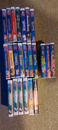 Lot of 21 disney VHS + 2 non-disney