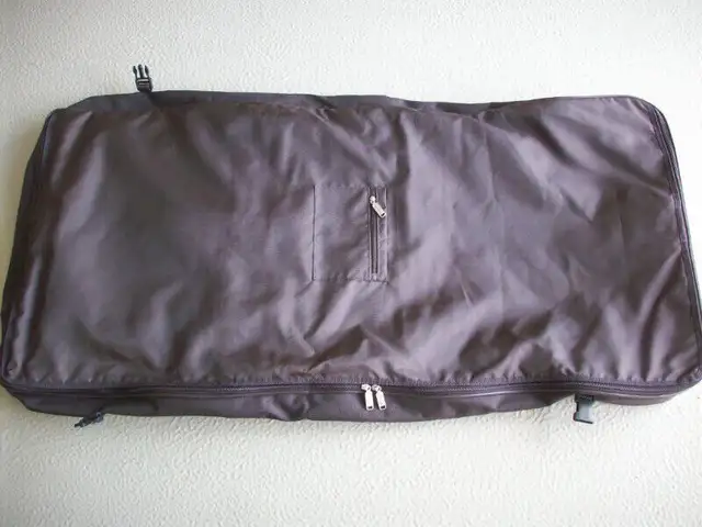 valise pour robe/ habit de voyage  Skyuary comme neuve in Men's in Laval / North Shore - Image 3