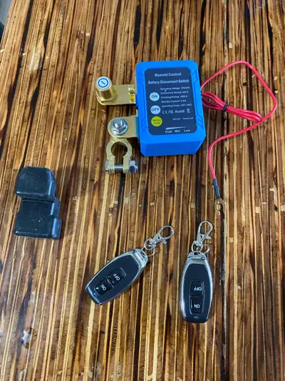 Brand new, remote control top post battery disconnect 2 remotes, can use on trucks cars bikes etc. S...