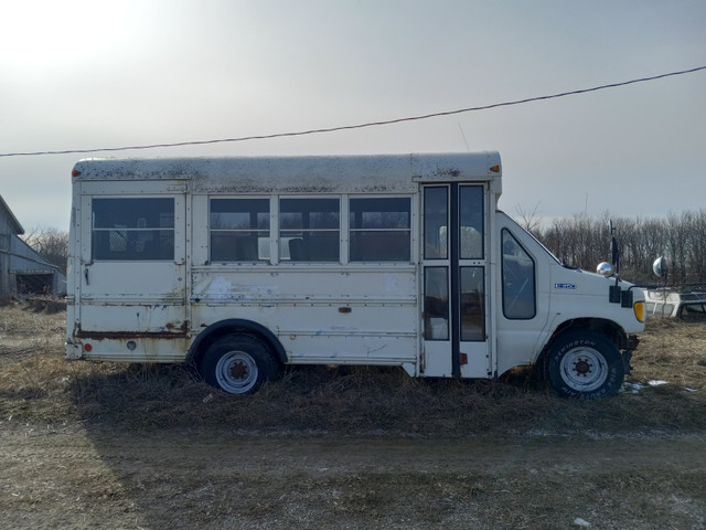 1994 Ford E350 bus 7.3 engine in Cars & Trucks in Owen Sound - Image 4