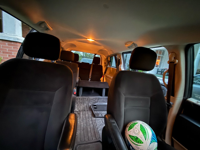 2016 Dodge Grand Caravan SXT in Cars & Trucks in Kawartha Lakes - Image 4