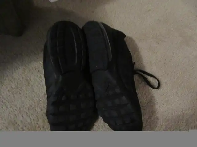 Men's Nike running shoes - size 9 in Men's Shoes in Ottawa - Image 3