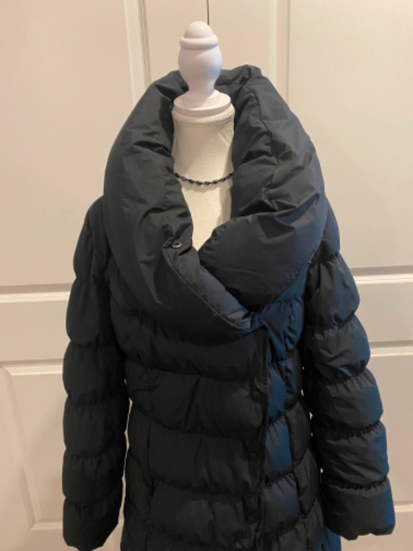 ** REDUCED ** Melanie Lynne Down Puffer Coat - Medium, Like NEW in Women's - Tops & Outerwear in Charlottetown - Image 3