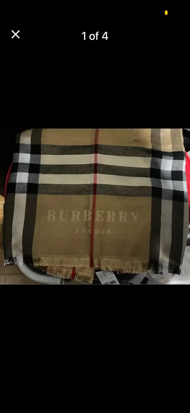 Burberry Cashmere  Large Scarf Shawl Women new tag in Women's - Bags & Wallets in City of Toronto - Image 2
