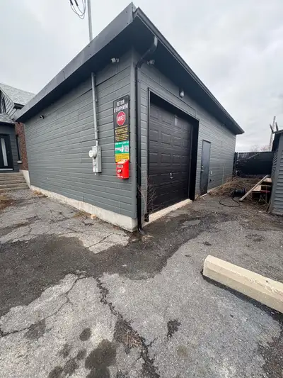 Espace d’entreposage de 240 pi² disponible à louer à Longueuil, idéal pour entrepreneur, petite entr...
