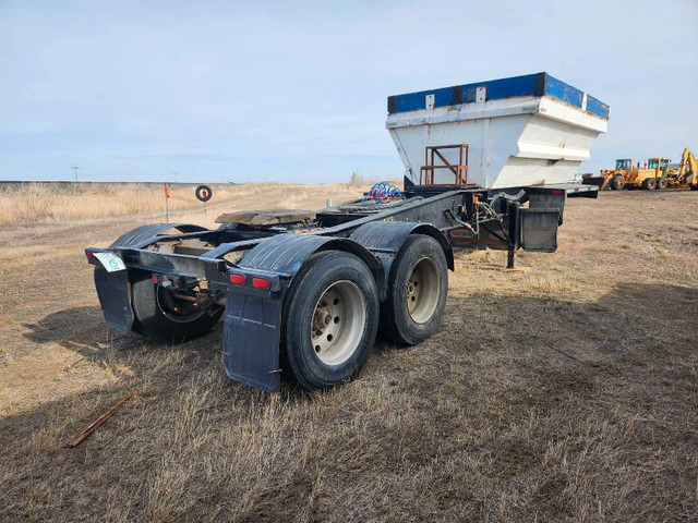 1995 ARNES TANDEM SIDE DUMP LEAD TRAILER in Heavy Trucks in Swift Current - Image 4