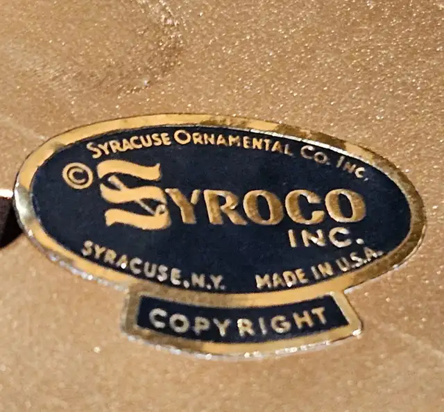 RARE ANTIQUE "SYROCO" USA ORNATE WALL MIRROR AND SHELF in Home Décor & Accents in City of Toronto - Image 8