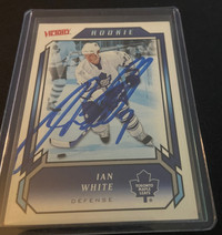 AUTOGRAPHED ROOKIE!!  Ian White #212 Toronto Maple Leafs Card 