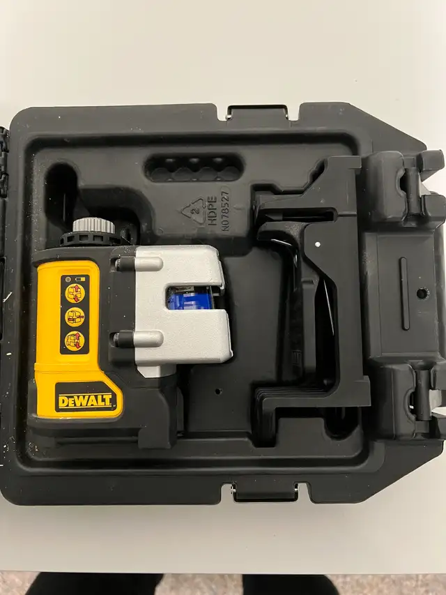 DeWalt laser level in Power Tools in Kitchener / Waterloo - Image 2