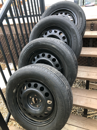 All seasons tires with rims in good condition, 225/60R17 99H for sale $400