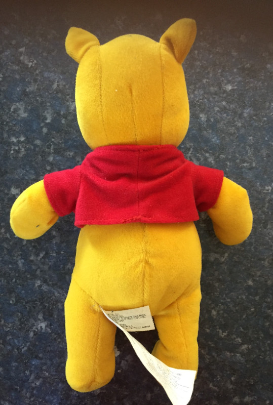 Vintage 90's Mattel Disney Winnie The Pooh Plush in Arts & Collectibles in Timmins - Image 3