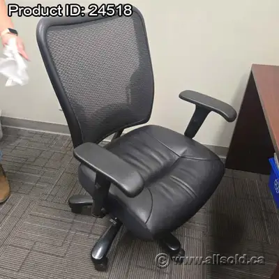 Colour: Black Condition: Good Used Condition Usage: Seating Location: Calgary We specialize in quali...