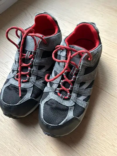 Brandnew Columbia Hiking Shoes, View more