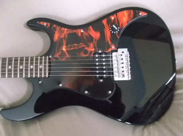 Guitare electrique Hot picks HP-140 in Guitars in Sherbrooke - Image 2