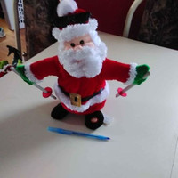 SANTA SKIING AND MORE PRICE FIRM CASH ONLY KELLIGREWS  PIC UP