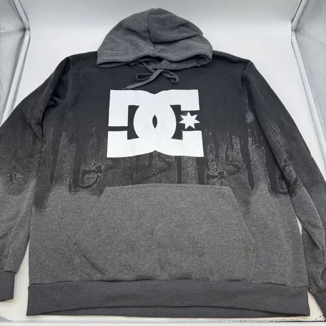 DC Shoes Logo Hoodie Sweatshirt Men’s 4XL Gray Like New in Men's in City of Toronto - Image 2