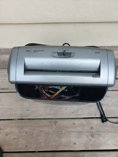 Paper shredder in great lightly used condition. Works great. Adjustable sizes. Asking $15obo for shr...