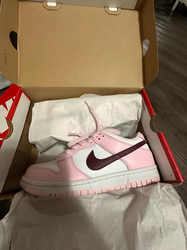 nike dunk low in Women's - Shoes in City of Toronto - Image 2