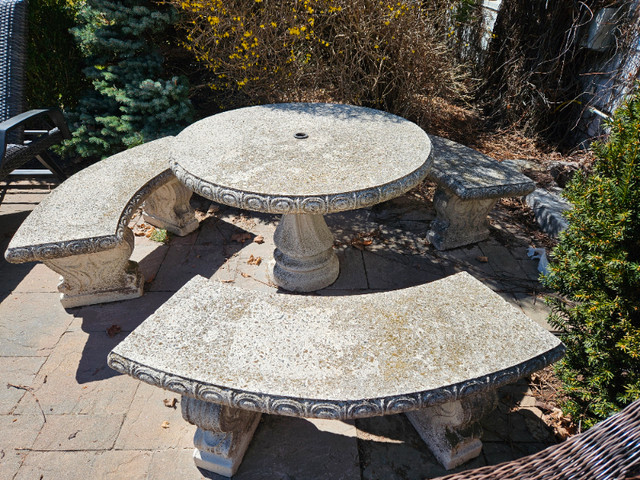 Cement patio table and 3 benches in Patio & Garden Furniture in Kawartha Lakes - Image 2