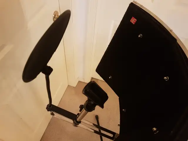 3 Piece Studio Quality Equipment for Recording in Other in Kamloops - Image 11
