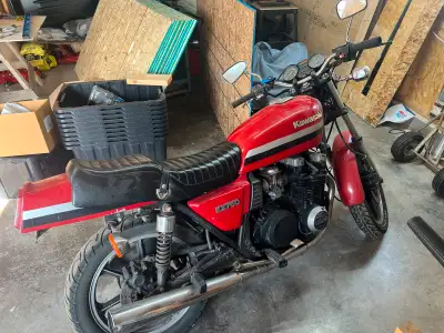 Selling my kz750 Good project bike, needs new hand controls for the lights which I have. Currently n...