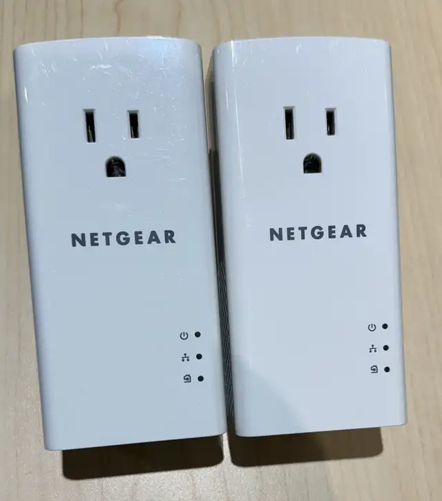 Netgear Powerline Ethernet Adapter Set in Networking in City of Toronto - Image 2