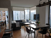 18 YORKVILLE - BRIGHT 2 BED 2 BATH w/BALCONY PARKING GREAT VIEWS