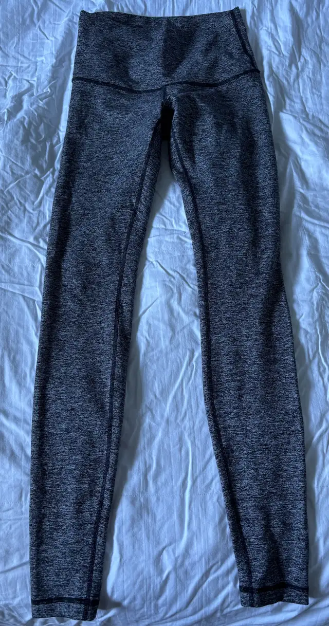 lululemon yoga pants  in Women's - Bottoms in Edmonton - Image 2