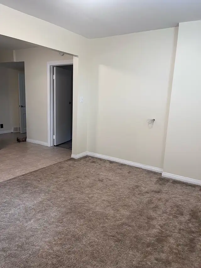 Bright Legal One Bedroom Suite in North Park - Optional Garage in Long Term Rentals in Saskatoon - Image 6