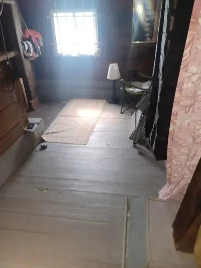 1500 sq space for storage devided by various size want to rent to one or 2person who want whole sp 7...
