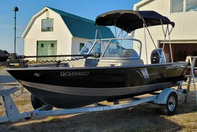 Je fais l'annonce pour mon frère qui est en Gaspésie. Le bateau est impeccable et a été très peu uti...