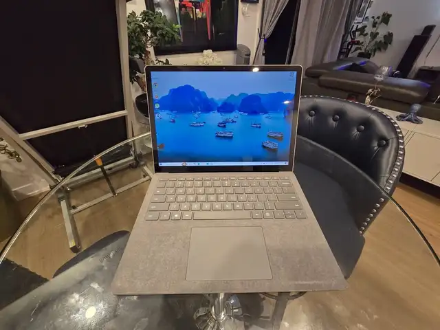 Microsoft Surface Laptop 4 13.5 Touch AMD Ryzen 5 8GB 512GB SSD in Laptops in Ottawa - Image 3