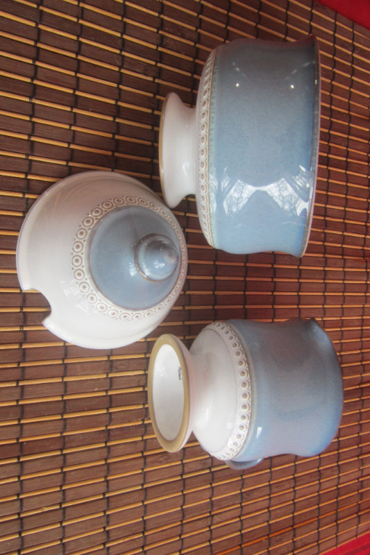 Denby Castile Sugar Bowl with Lid and Creamer in Kitchen & Dining Wares in Ottawa - Image 3