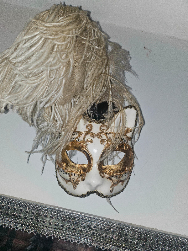 Set of 4 Venezel Drama Masks in Arts & Collectibles in Oshawa / Durham Region - Image 3