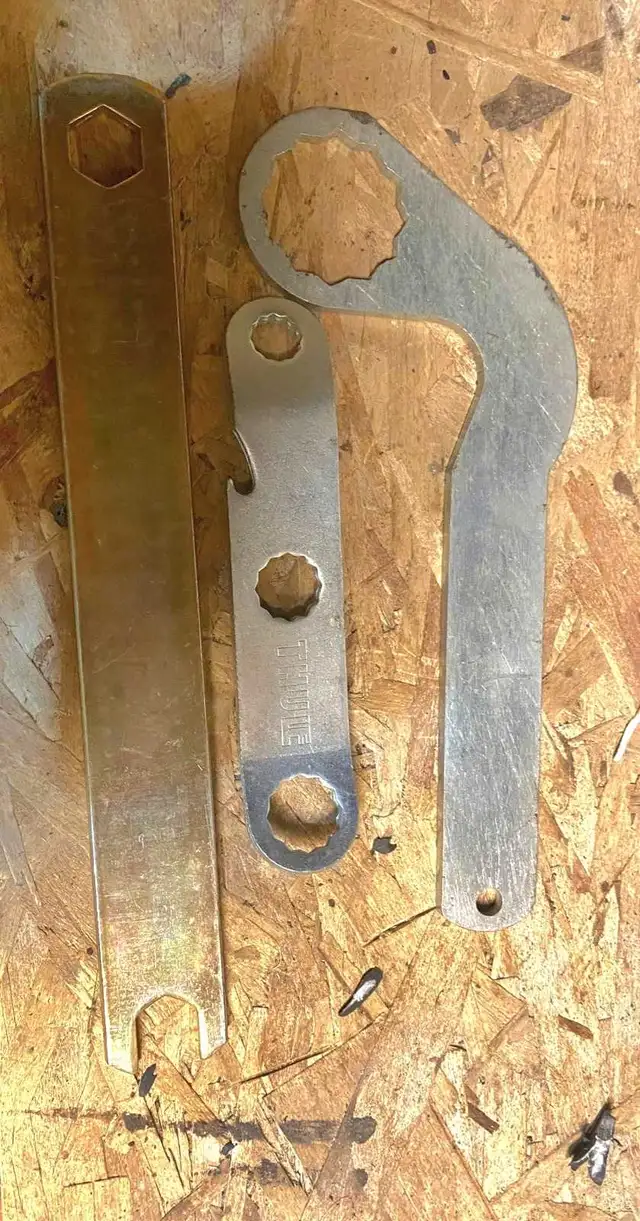 Specialized wrenches63893269072643120