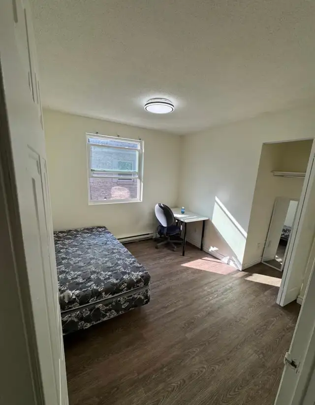 3 Rooms available for Rent walking distance from University of in Long Term Rentals in Kitchener / Waterloo - Image 6