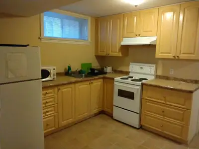 SEPT 1-Bank/Walkley-20m/Carleton-30m/Ottawa U-Share 3bd AptVIDEO