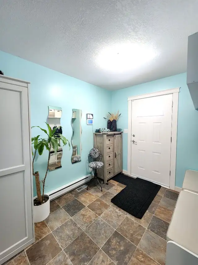 Beautiful home with impressive large yard in Grenfell in Houses for Sale in Regina - Image 5