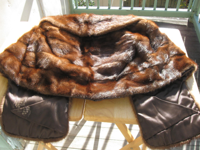 Chale ETOLLE en FOURRURE de vison – Brown Mink Fur Stole Shawl dans Femmes - Hauts et vêtements d'extérieur  à Ville de Montréal - Image 3