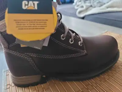 Womens caterpillar 8.5 brand new never worn safety boots, View more