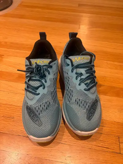NEW in box KEEN Women’s Walking Shoes Size 7.5, View more