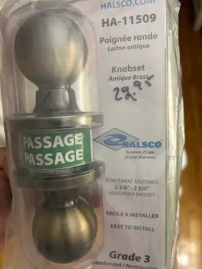 HALSCO GRADE 3 Découvrez cette nouvelle poignée ronde en laiton antique Halsco HA-11509, idéale pour...