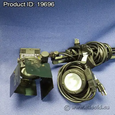 Included in this kit: 2 Lowel Pro-light Focusing Flood Lights Lowel Four Leaf Barndoor Tripod Colour...