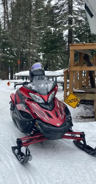 2010 Yamaha vector LTX with 4200 miles brand new belt 100 miles ago, oil change last year New Dupont...
