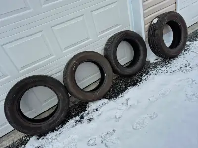 FOUR Michelin Premier LTX Tires $350 Size 235 / 65 R 18 Load rating 106V Rating M + S The tires have...